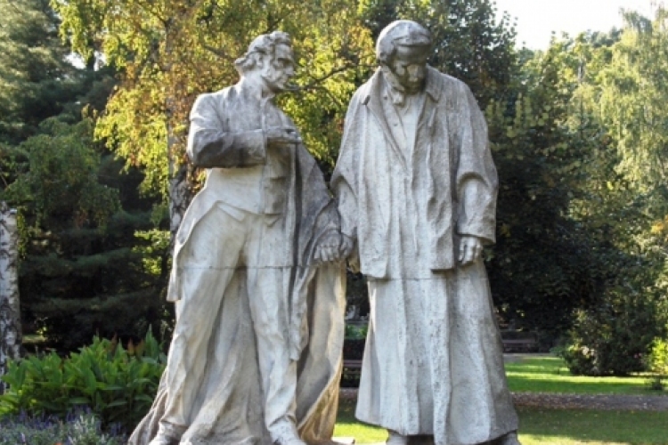 Vitáznak a dombóvári Kossuth-szoborcsoport sorsáról