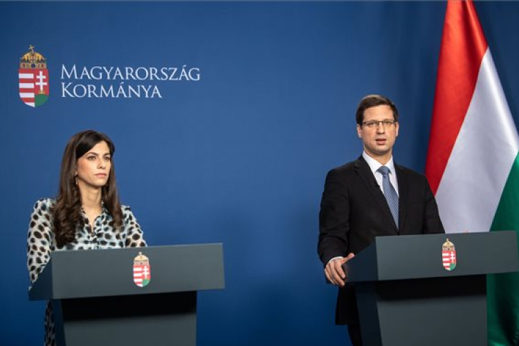 A kormány magán kezdte a  takarékosságot