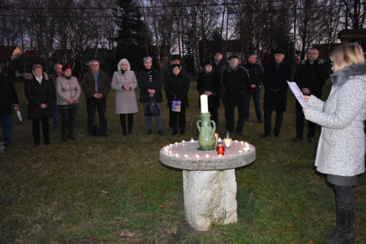 Megemlékezést tartott a Dombóvári Székely Kör a Szent László Parkban