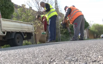 Kiemelt figyelmet kap a jövőben is Dombóváron a járdák, utak minőségjavítása