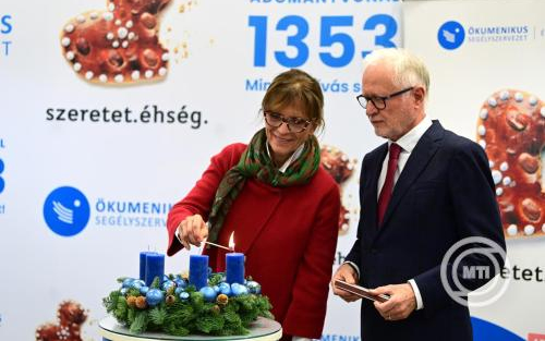 Advent - Lévai Anikó: erős közösség vesz körül bennünket