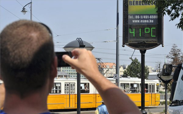 Elsőfokú figyelmeztetés a hőség miatt