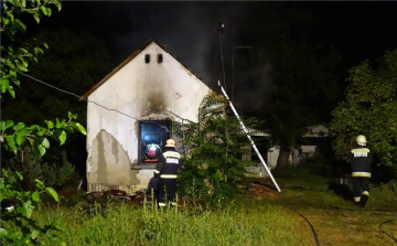 Lakástűzben meghalt egy ember Kecskeméten